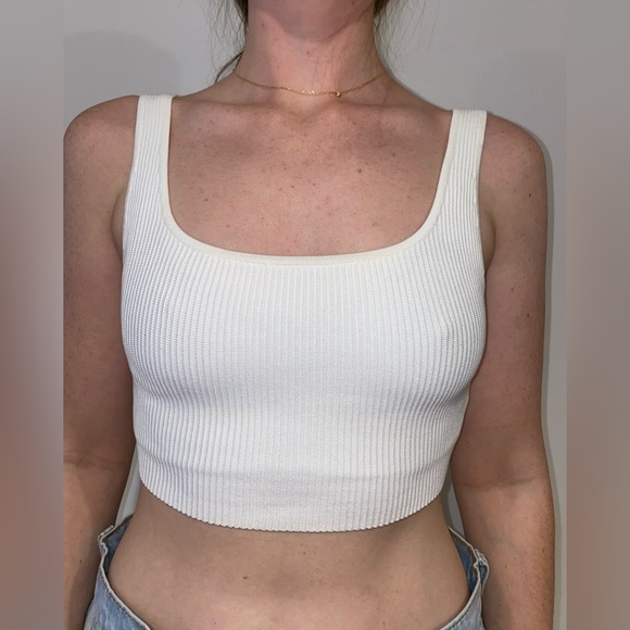 Crop top - Picture 1 of 3